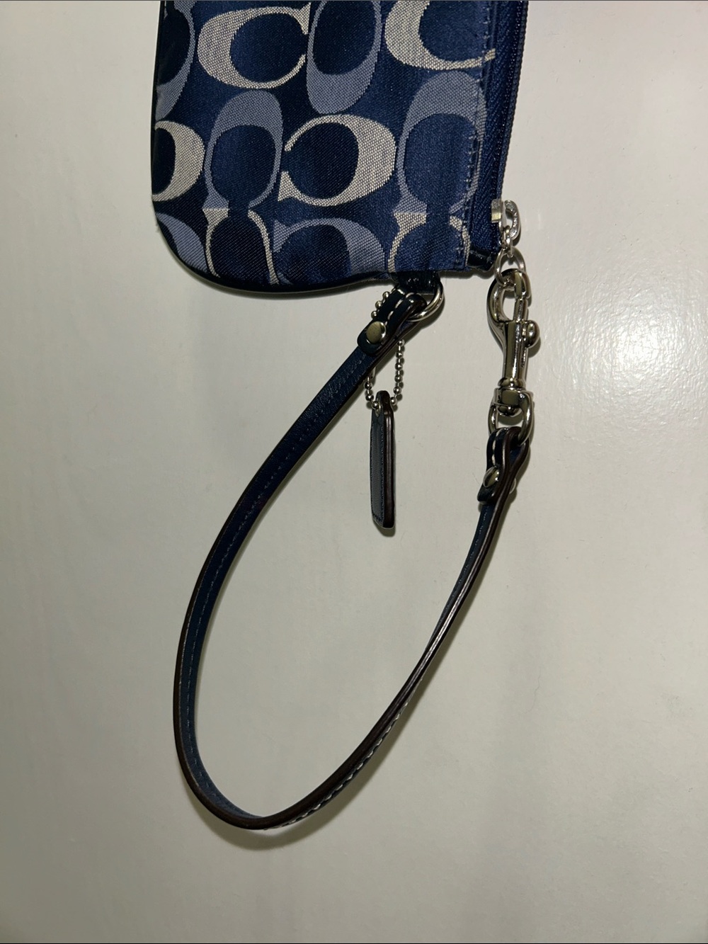 EUC / LIKE NEW Coach Signature Wristlet - blue with Black leather - clean - Picture 8 of 10